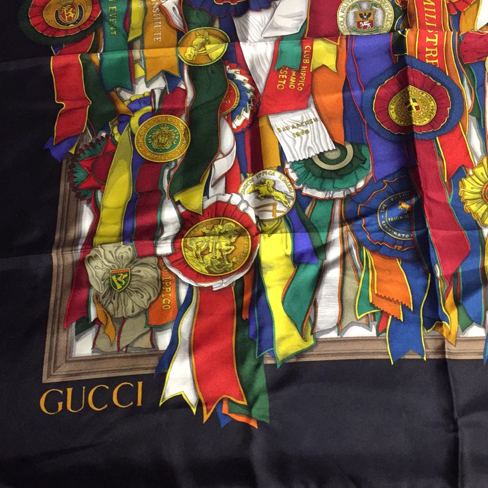 Gucci scarf